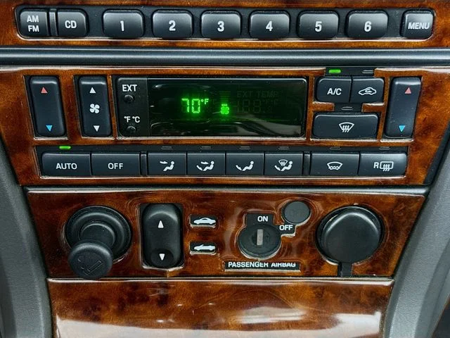 Used 2002 Blue Ford Base image 14