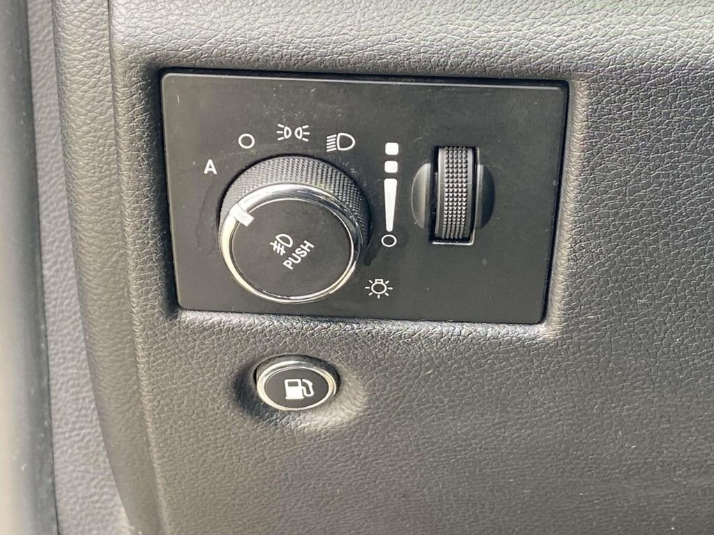 Used 2017 Black Jeep Laredo image 25