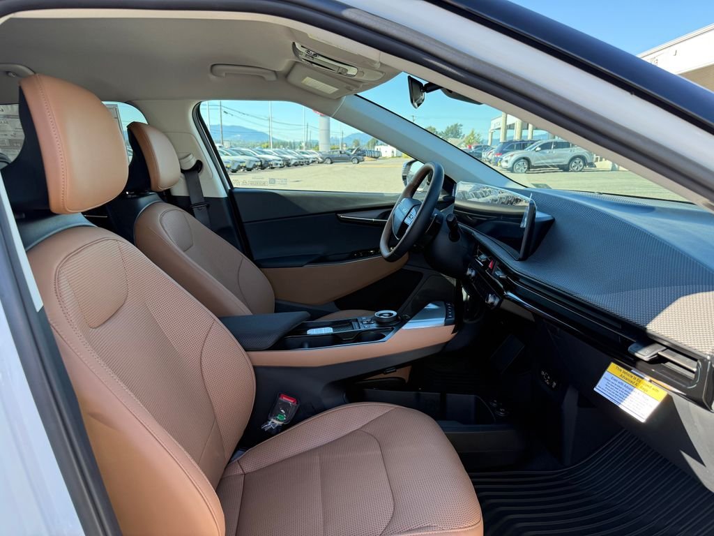 New 2026 Glacial White Pearl Kia WIND image 12