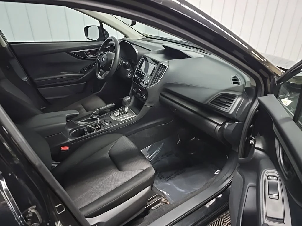 Used 2017 Crystal Black Silica Subaru 2.0i Premium image 15