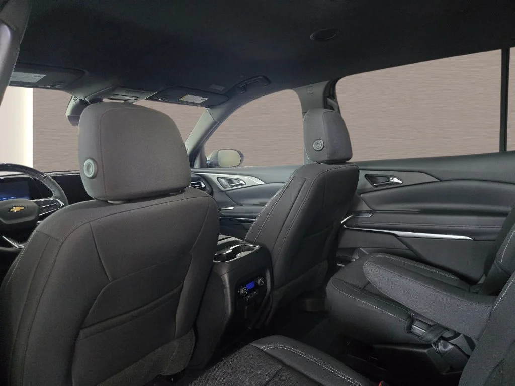 2027 Chevrolet Traverse LT - Photo 17