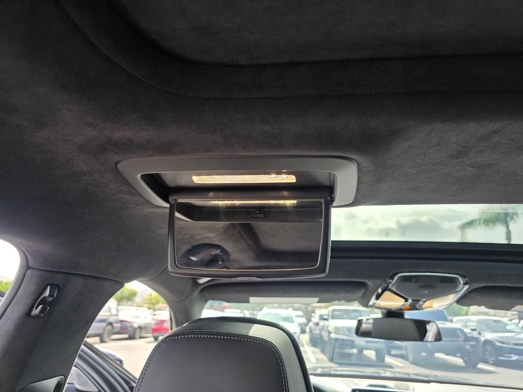 2021 BMW 7 Series M760i - Photo 19