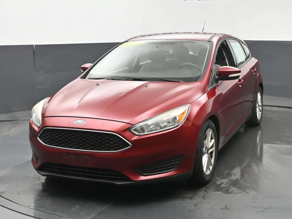 Used 2015 Red Ford SE image 21