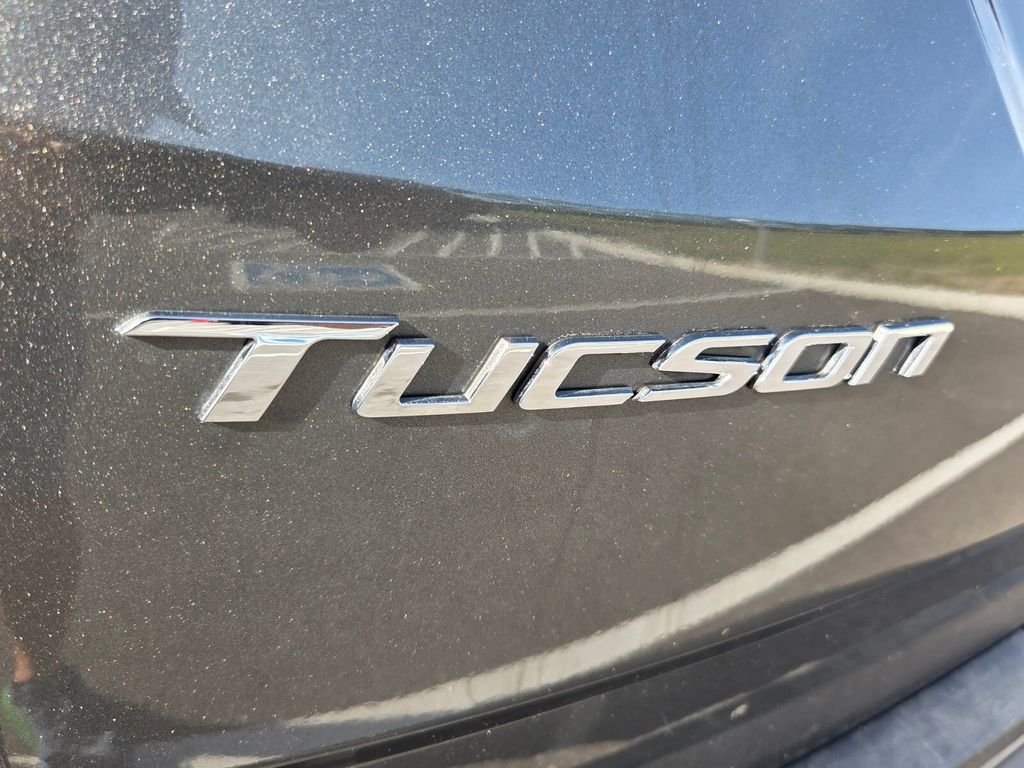 Used 2023 Gray Hyundai SE image 11
