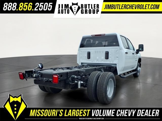 New 2026 Summit White Chevrolet Work Truck image 18