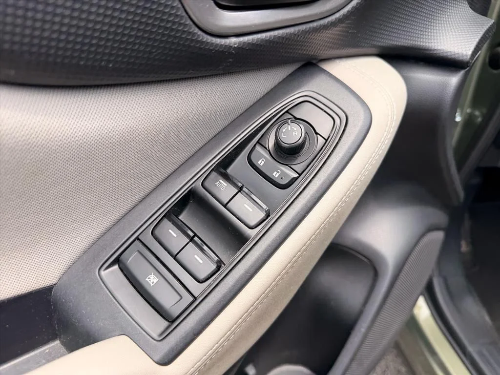 Used 2019 Green Subaru Base image 18