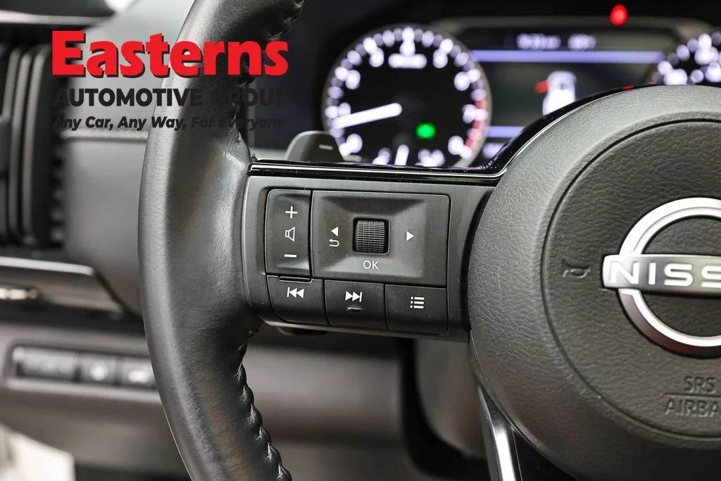 Used 2023 White Nissan SV image 15