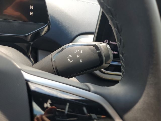 Certified Used 2025 Gray Volkswagen Pro S image 34