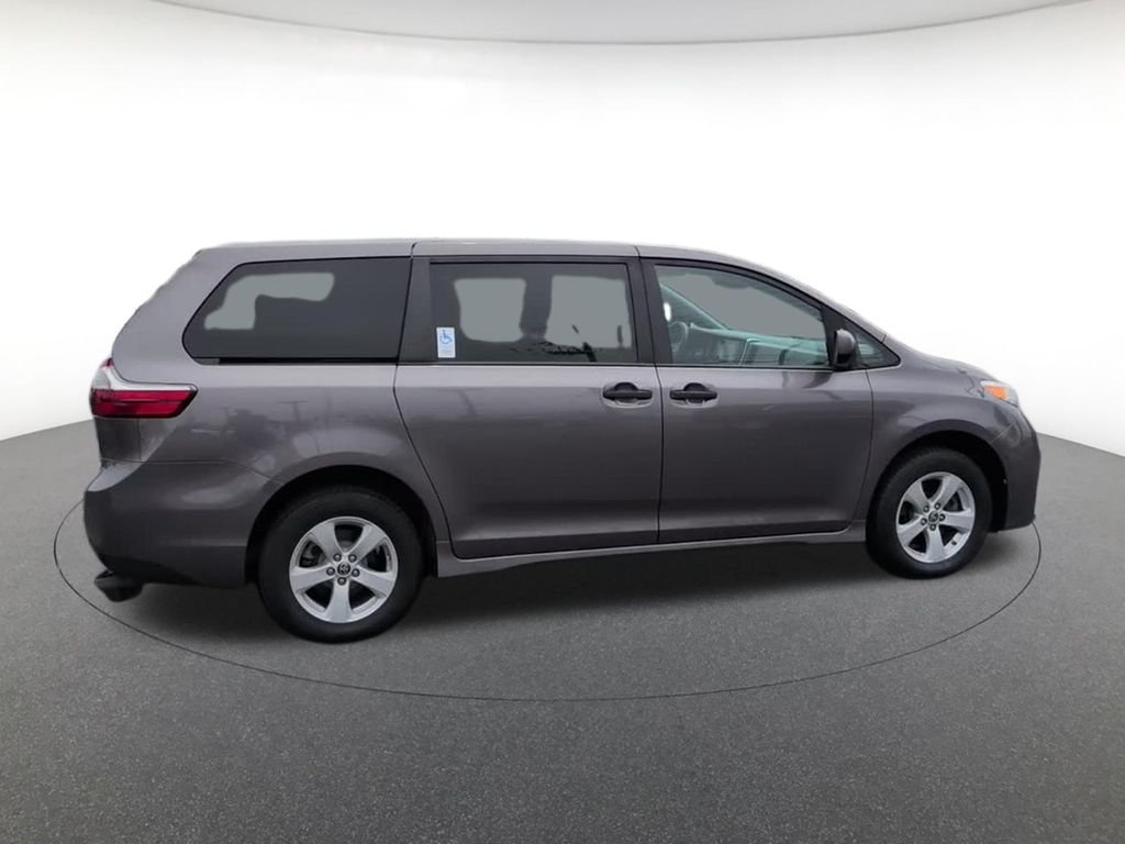 Used 2020 Gray Toyota L image 6