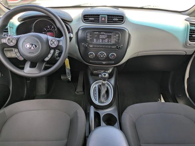 Used 2018 Clear White Kia Base image 14