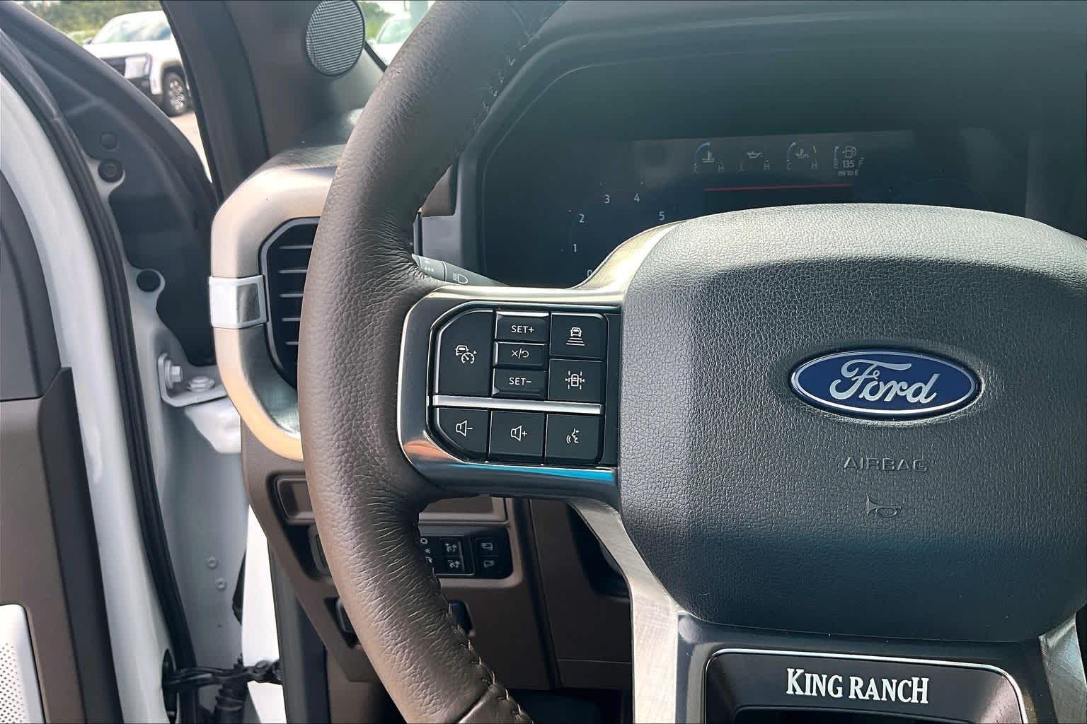 Used 2025 Star White Metallic Tri-Coat/Marsh Gray Ford King Ranch image 24