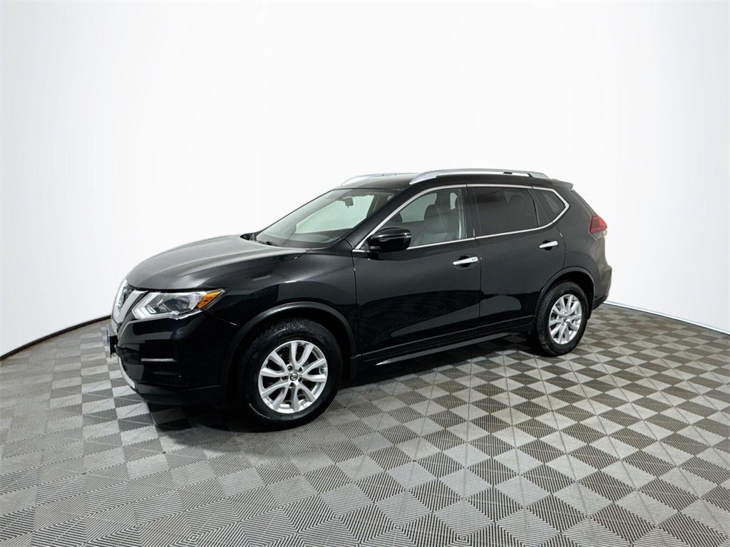 Used 2018 Nissan Rogue SV with VIN JN8AT2MV8JW312387 for sale in Chippewa Falls, WI