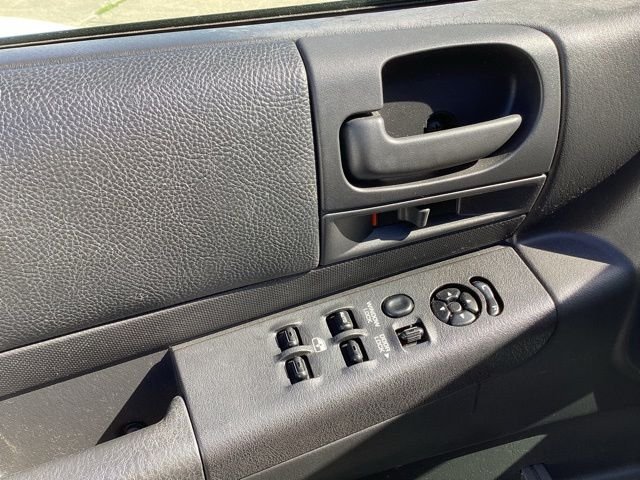 Used 2003 Maroon Dodge SLT image 12
