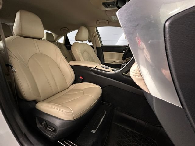 Used 2019 Beige Toyota XLE image 14