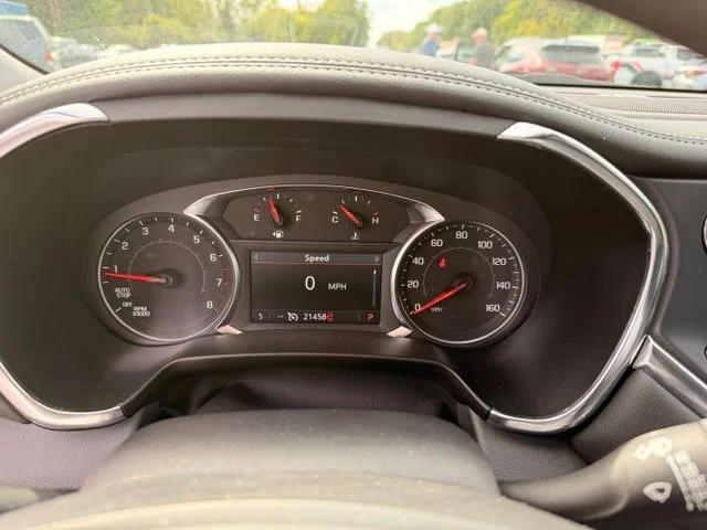 Used 2024 Summit White Chevrolet LT image 22