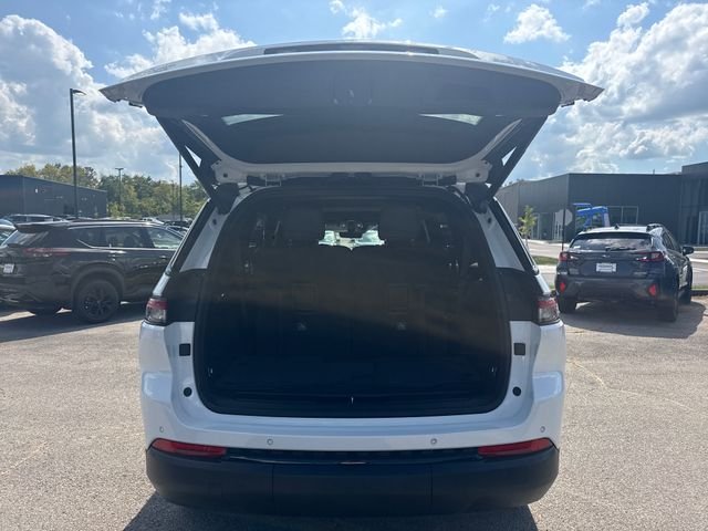 Used 2025 White Jeep Altitude X image 9