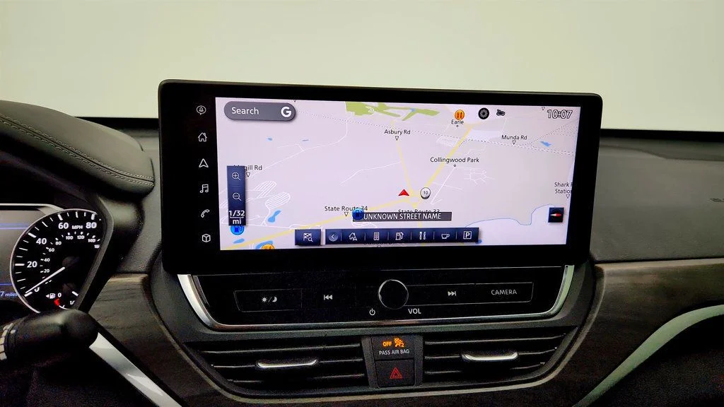 Used 2023 Super Black Nissan 2.5 SV Sedan w/ Moonroof, ProPILOT Assist & 12.3-Inch Touchscree image 18