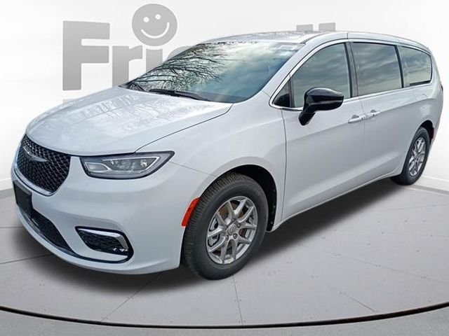 New 2026 Bright White Clear-Coat Exterior Paint Chrysler Select image 15