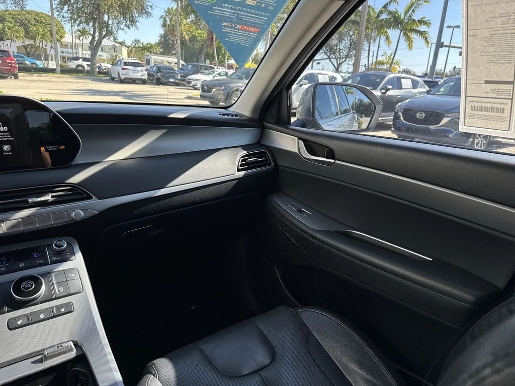 Used 2020 Silver Hyundai SEL image 15