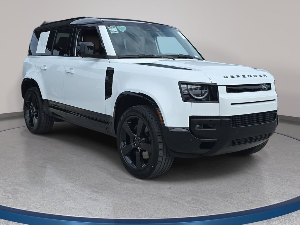 New 2026 Fuji White Land Rover X-Dynamic SE image 3