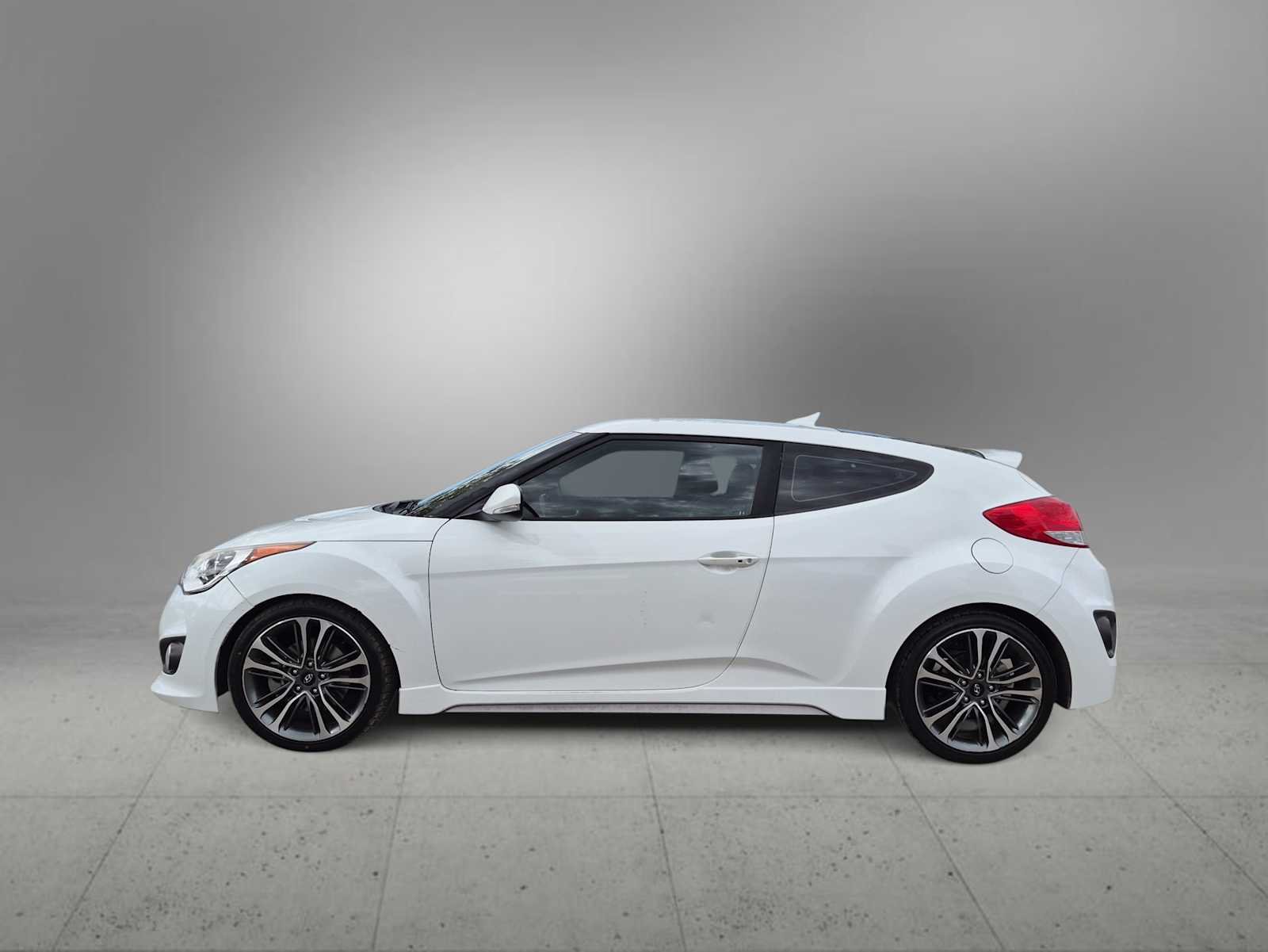 Used 2016 Elite White Hyundai Turbo image 5