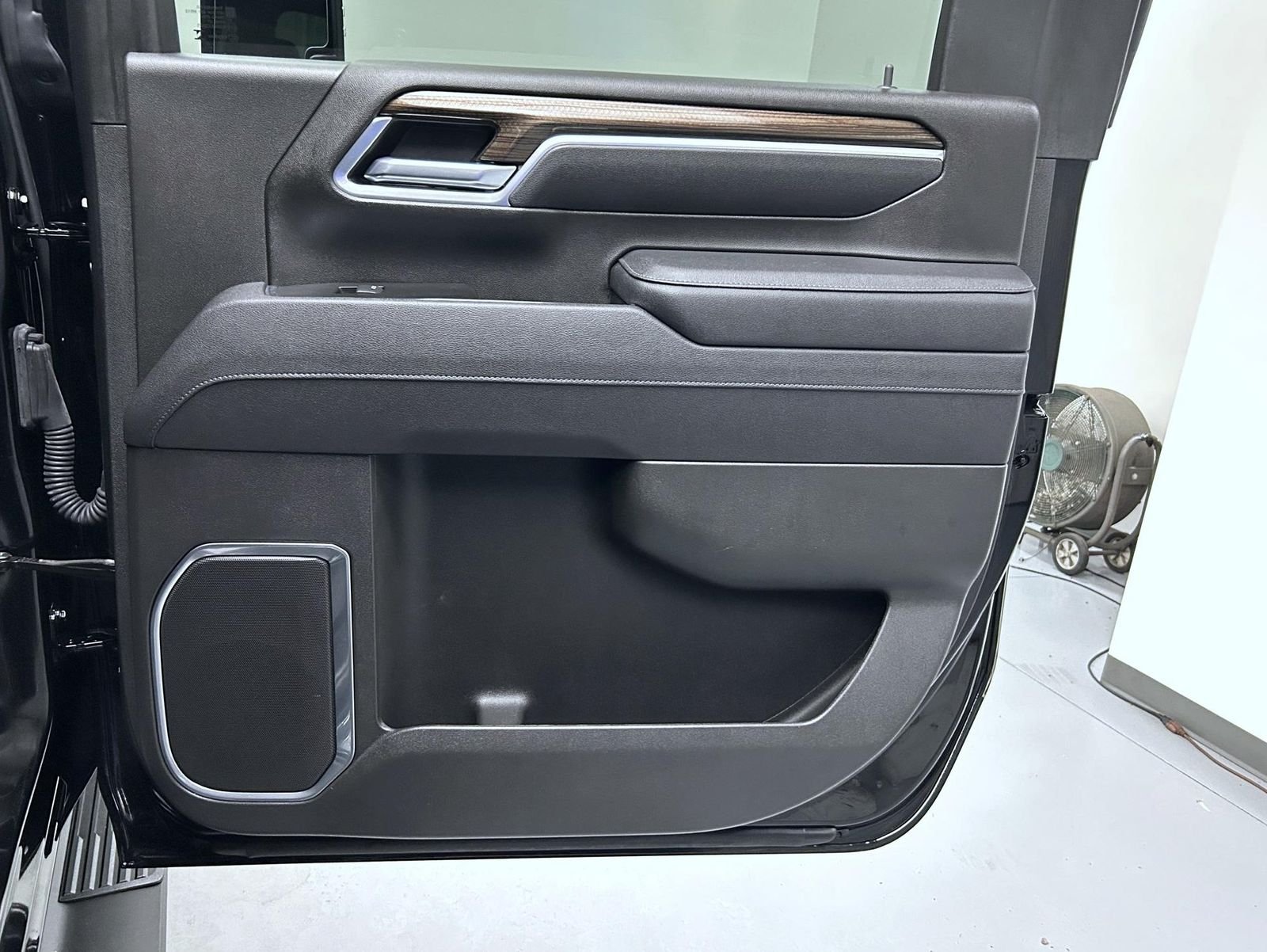 Used 2025 Black Chevrolet LT image 17