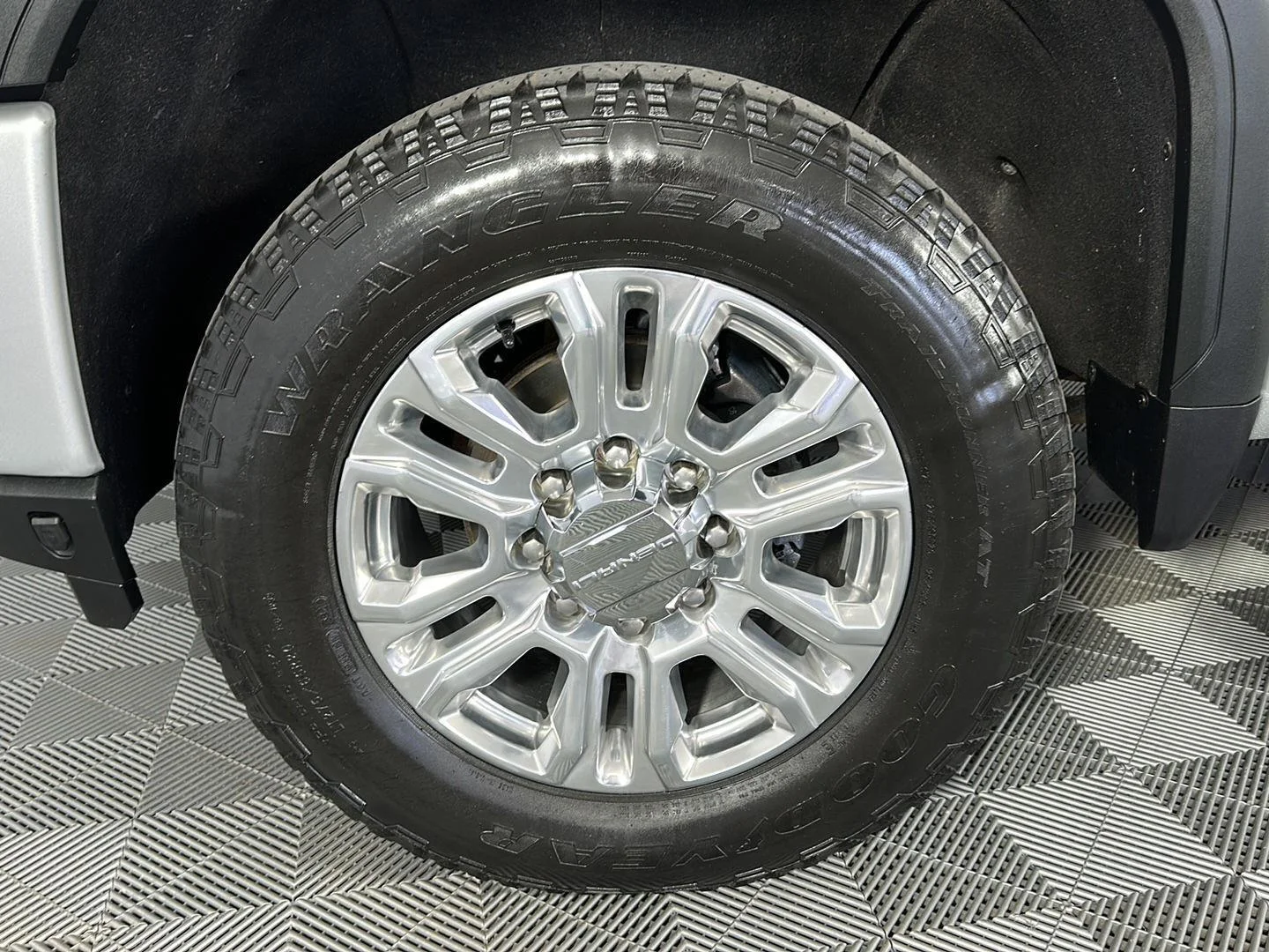 Used 2022 Quicksilver Metallic GMC Denali image 7