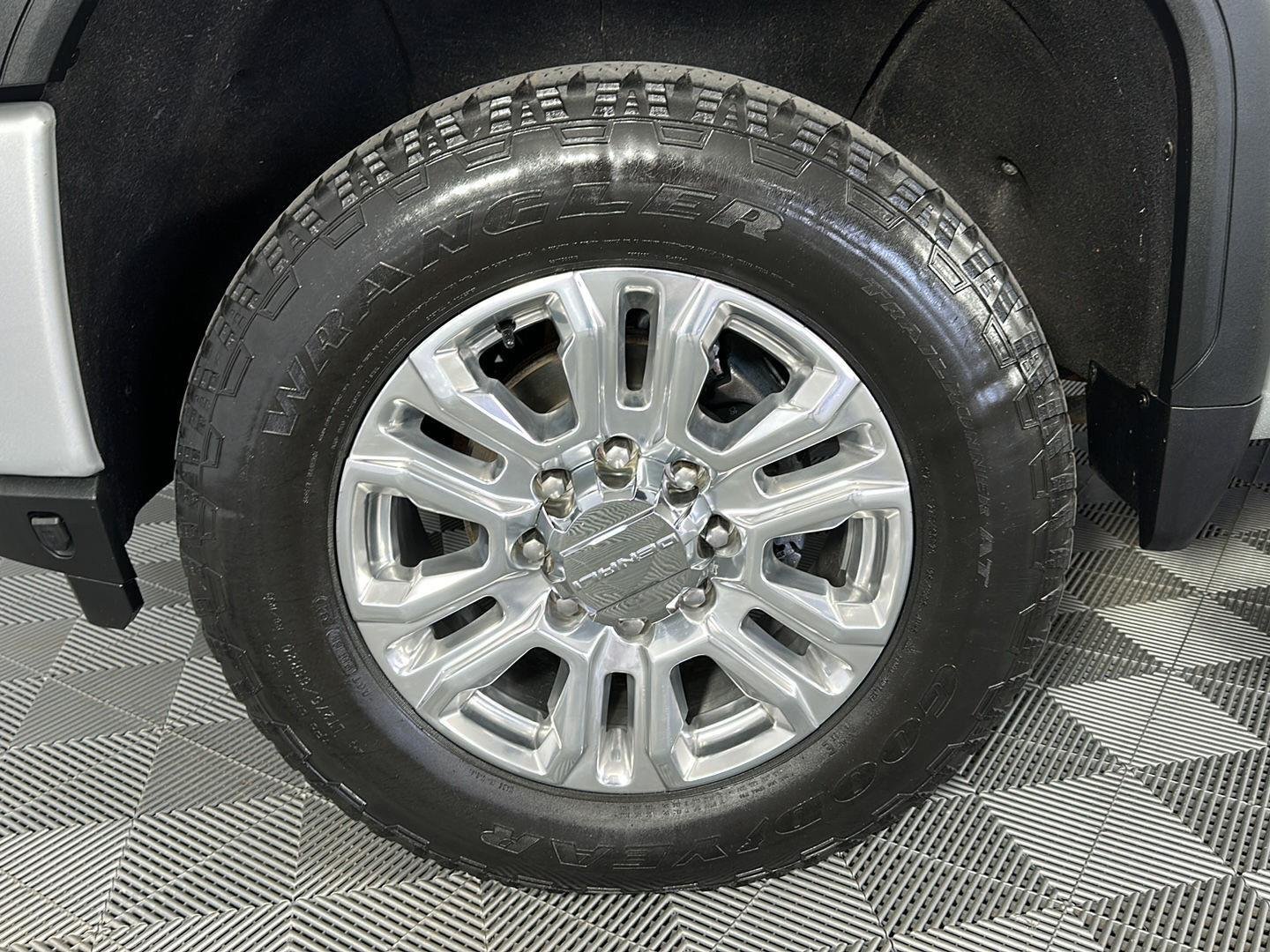 Used 2022 Quicksilver Metallic GMC Denali image 7
