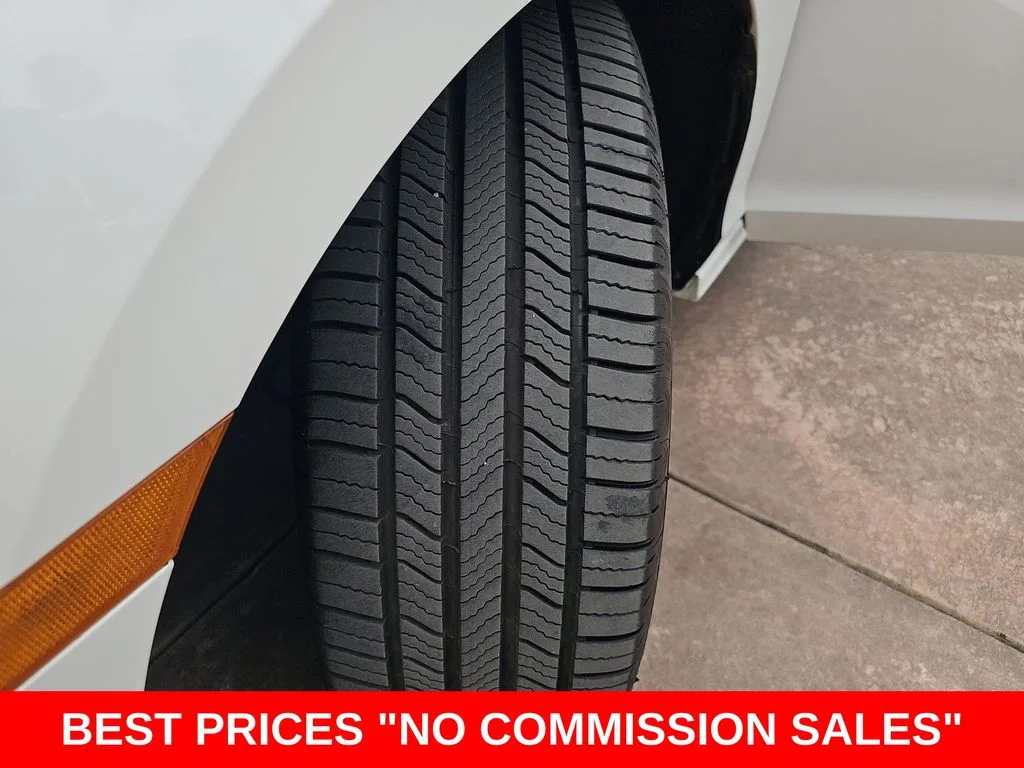Used 2021 White Honda Elite image 37