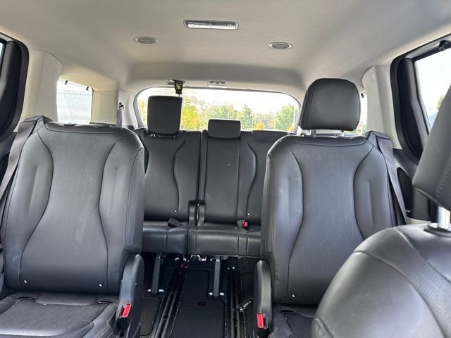 Used 2024 White Kia EX image 11