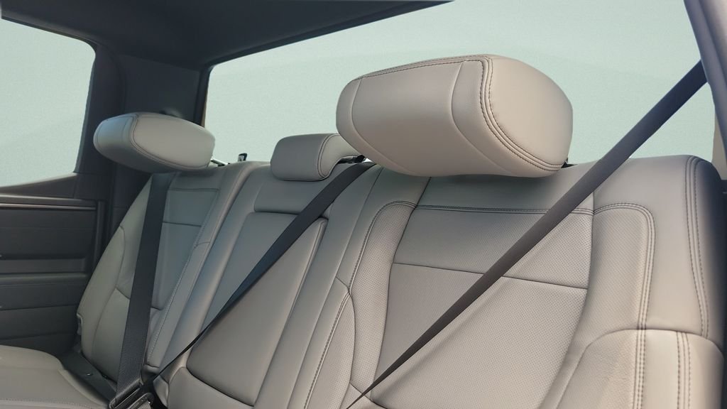 2026 Toyota Tundra SR5 - Photo 10