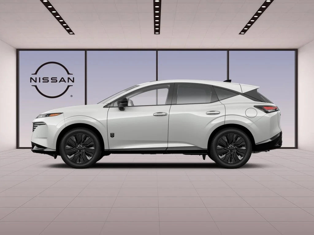 New 2027 Everest White Pearl TriCoat Nissan Dark Armor image 9