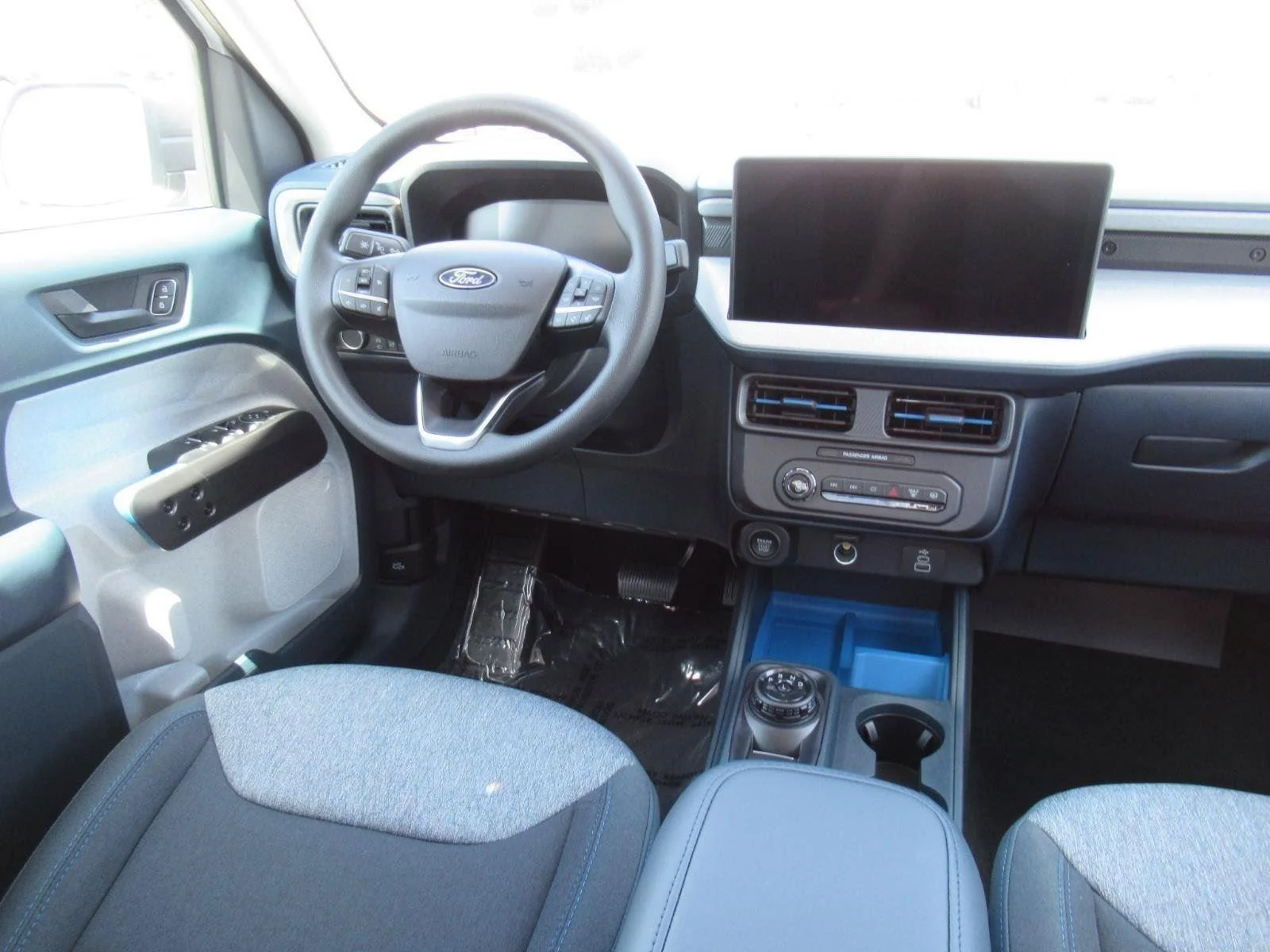 New 2026 Oxford White Ford XLT image 12