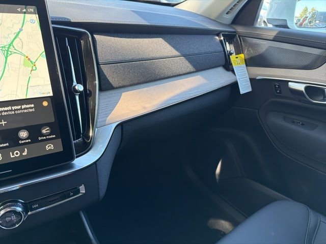 New 2026 Crystal White Volvo Plus image 24