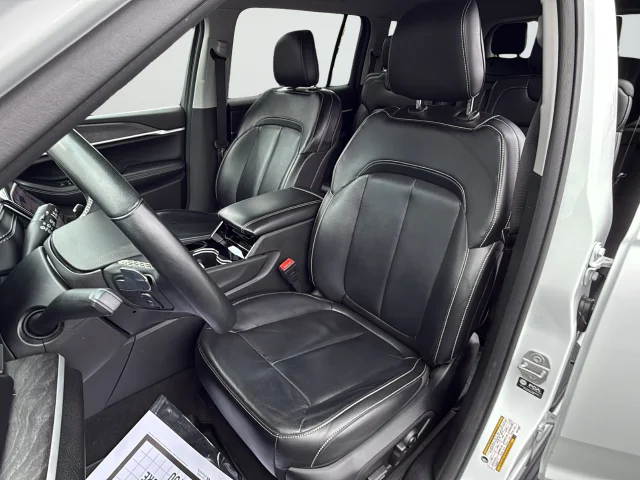 Used 2021 White Jeep Limited image 10