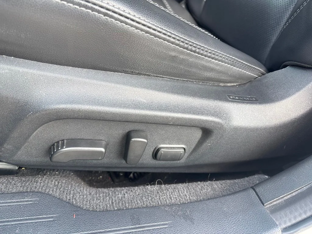 Used 2019 White Subaru 2.5i Limited image 15