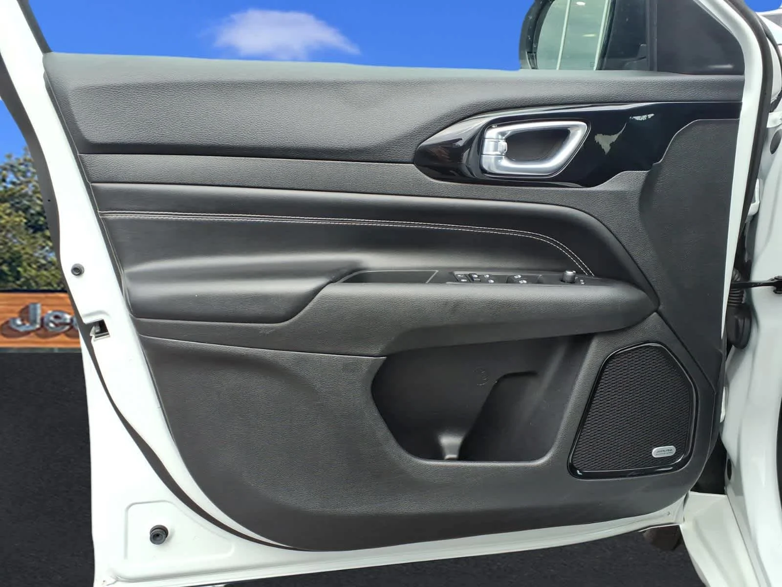 Used 2022 Bright White Clearcoat Jeep High Altitude image 11