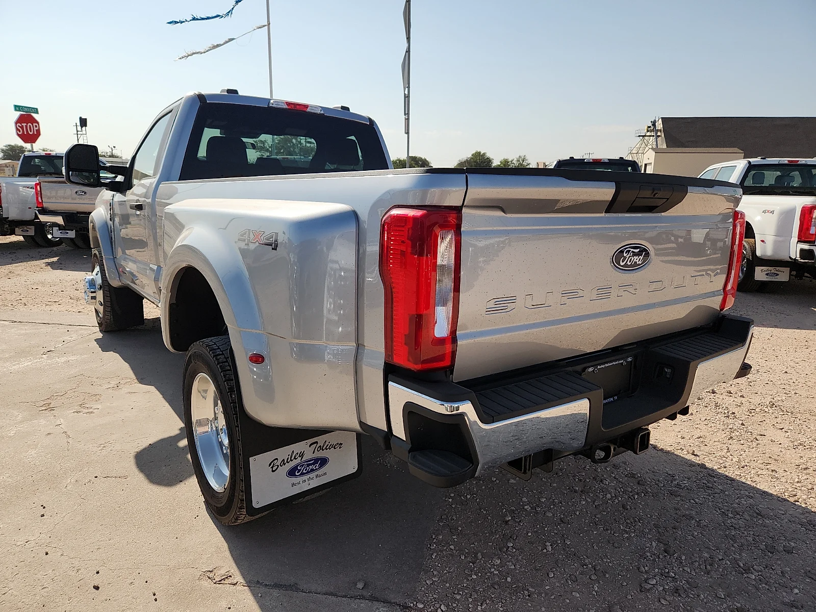 New 2027 Iconic Silver Metallic Ford XLT image 5