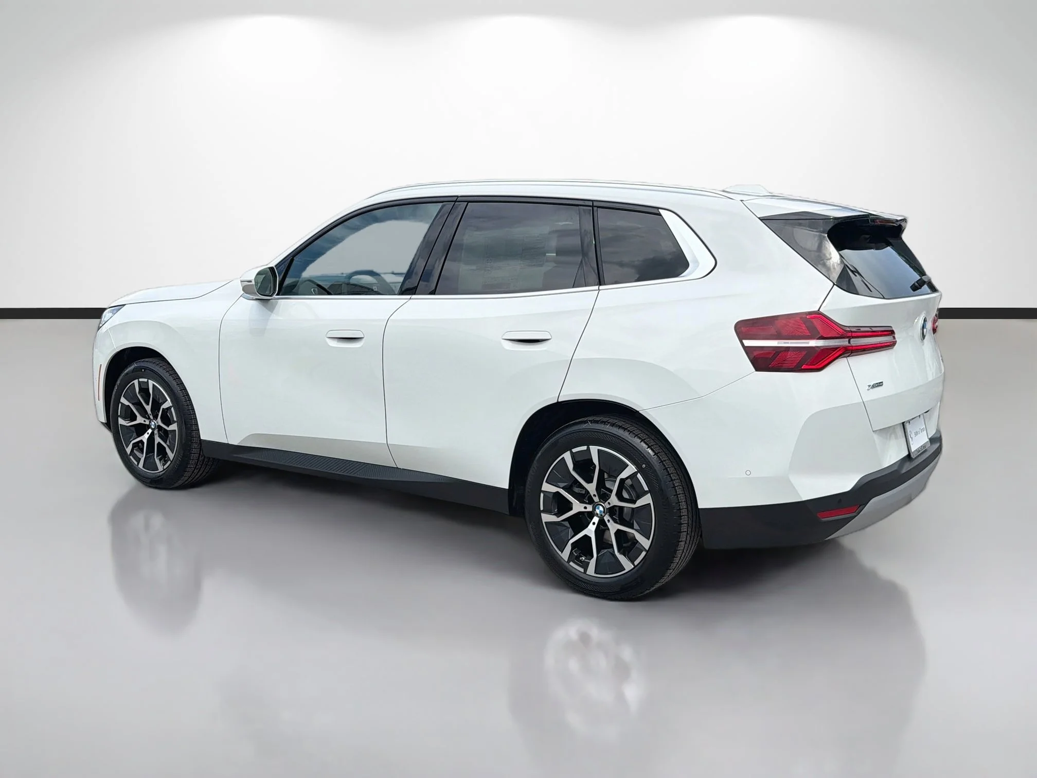 New 2026 Alpine White BMW 30 xDrive image 5