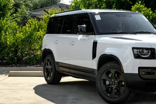 New 2026 White Land Rover S image 7