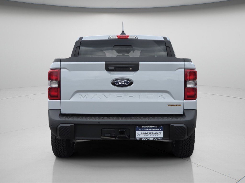 New 2026 Space White Metallic Ford Tremor image 24