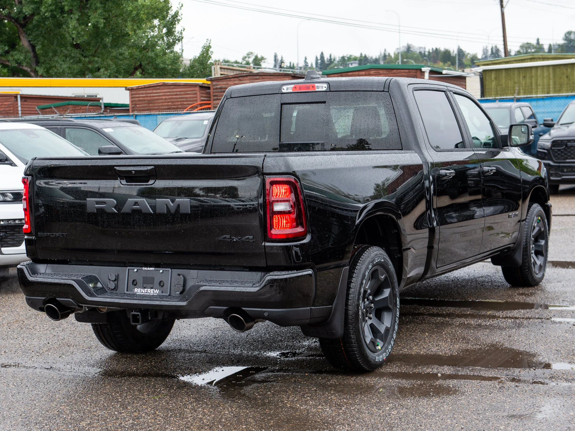 New 2026 Black RAM Sport* Crew Cab 4x4, Panoramic Sunroof, Heated Seats/Wheel, Nav image 6