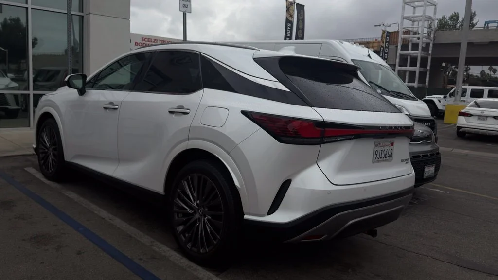 Used 2023 White Pearl Lexus 350 Luxury image 2