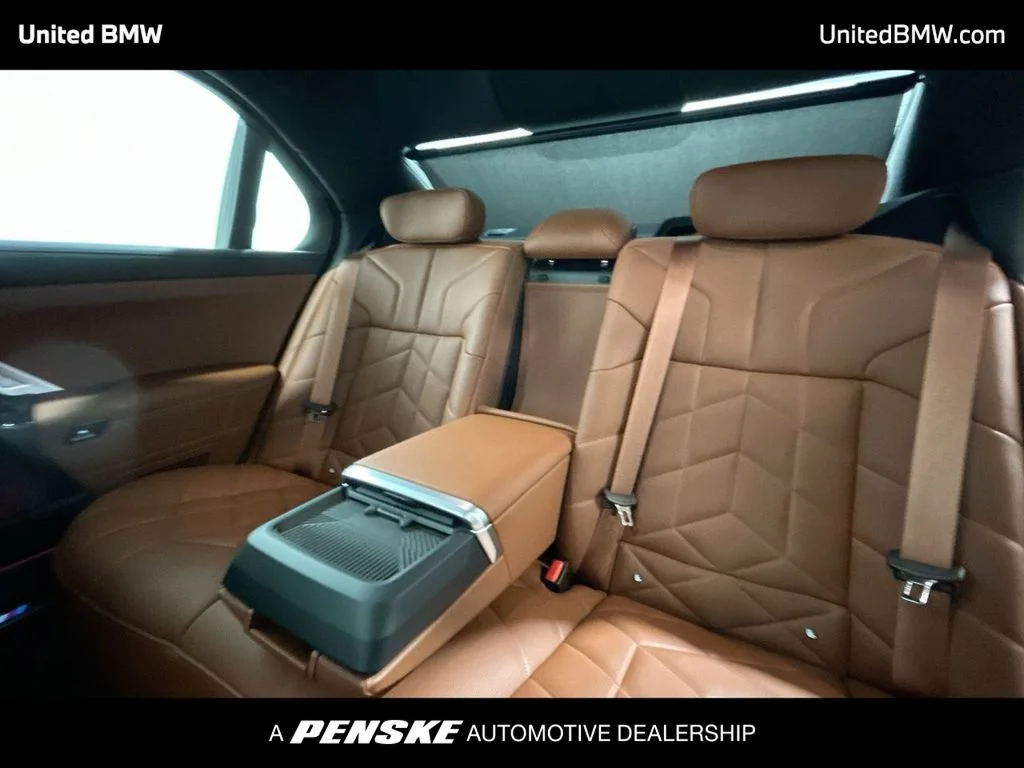 Used 2025 Mineral White Metallic BMW 760i xDrive image 21