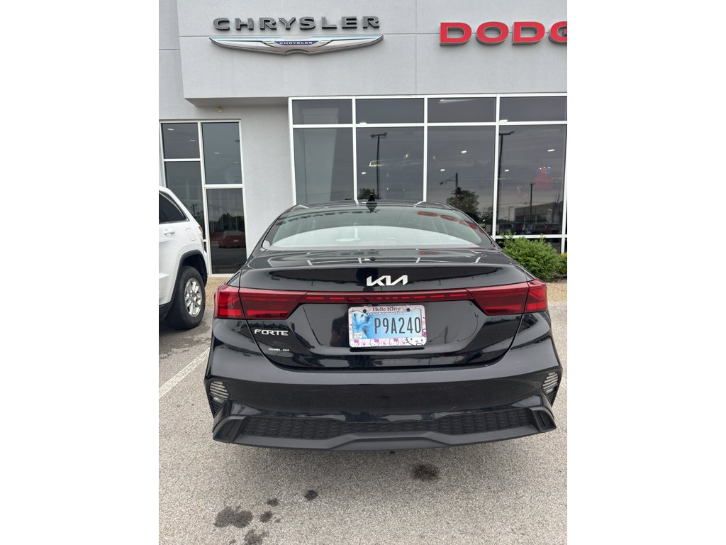 Used 2023 Aurora Black Kia LXS image 7