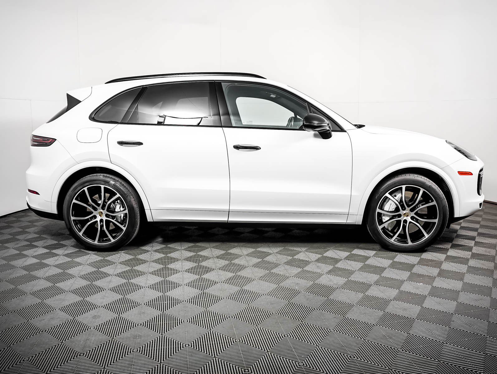 Certified Used 2023 CARRARA WHITE Porsche Turbo image 9