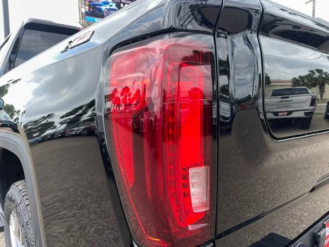 2026 GMC Sierra 1500 SLT - Photo 7