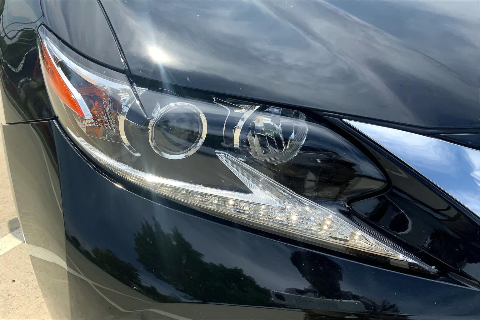 Used 2018 Obsidian Lexus  image 27