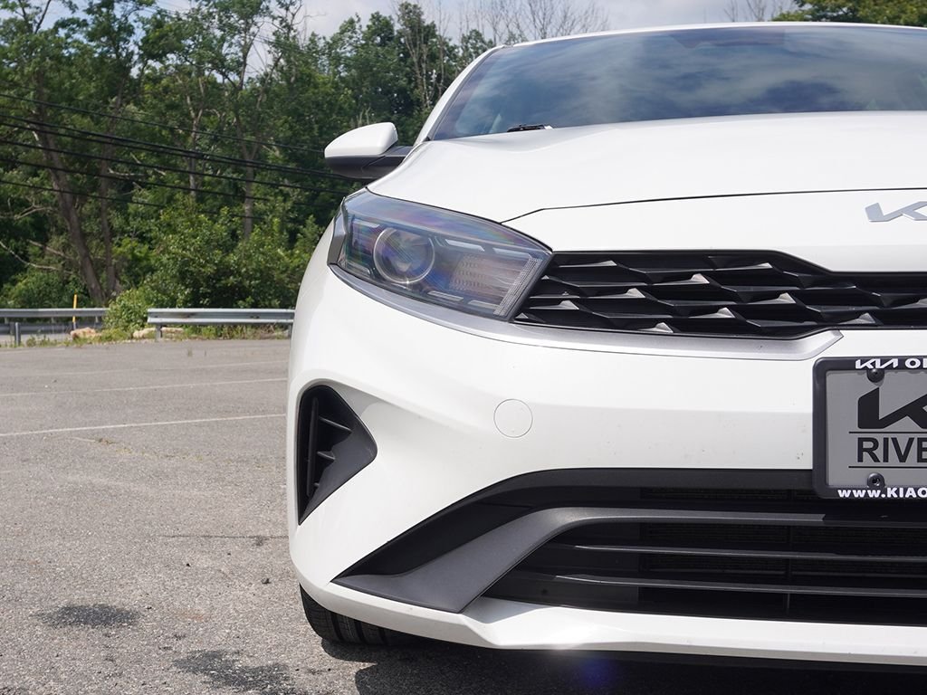 Used 2024 White Kia LXS image 11