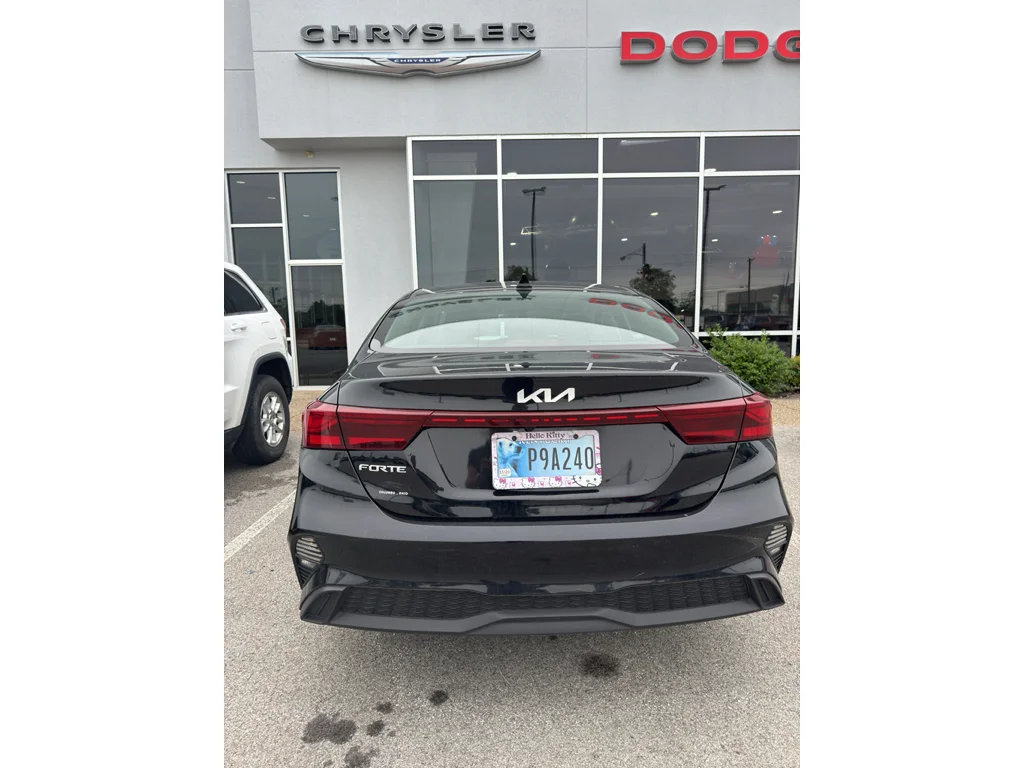 Used 2023 Aurora Black Kia LXS image 7